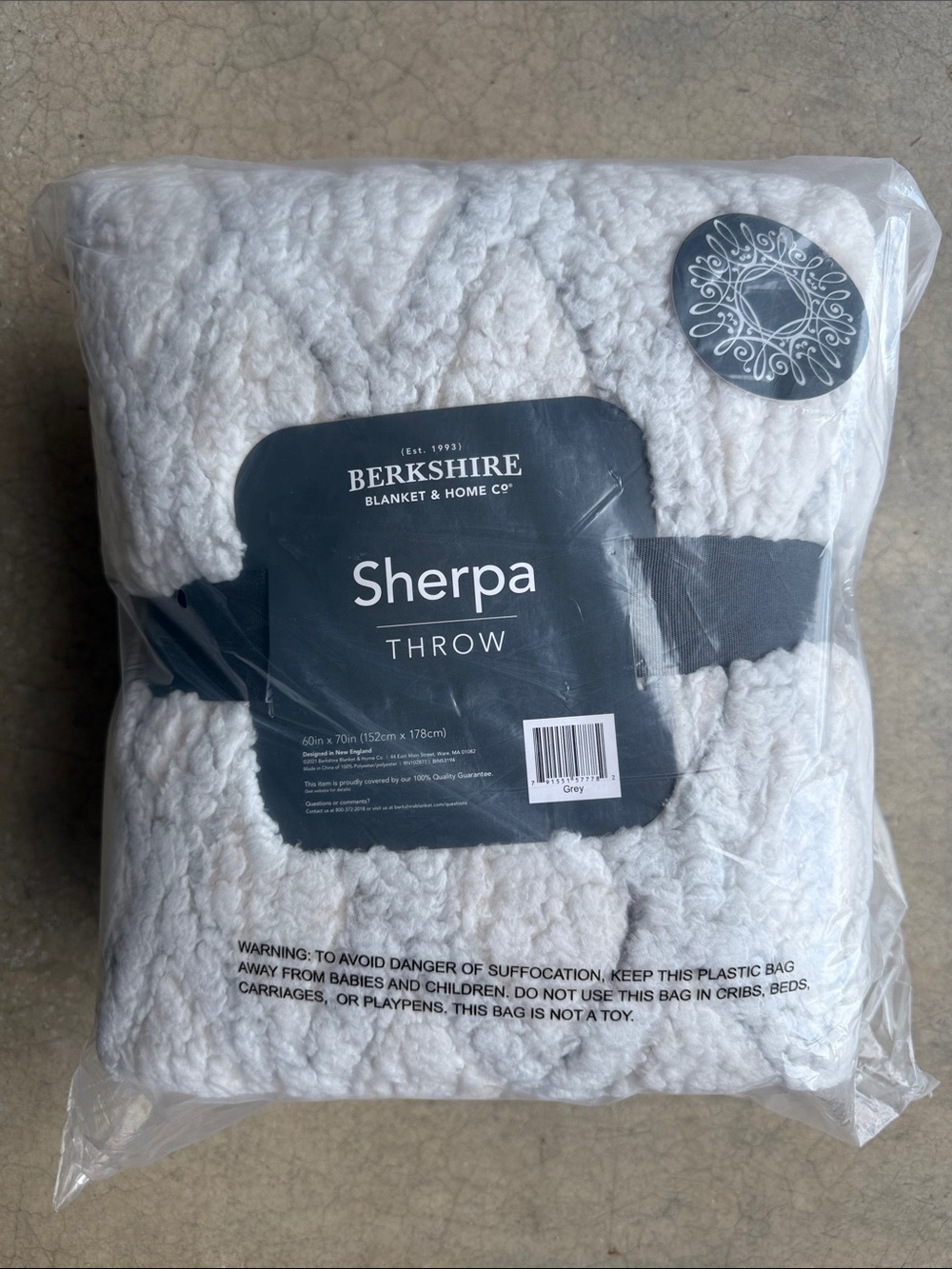 Berkshire Oversized Textured Sherpa Throw Blanket NWT 60x70 Grey